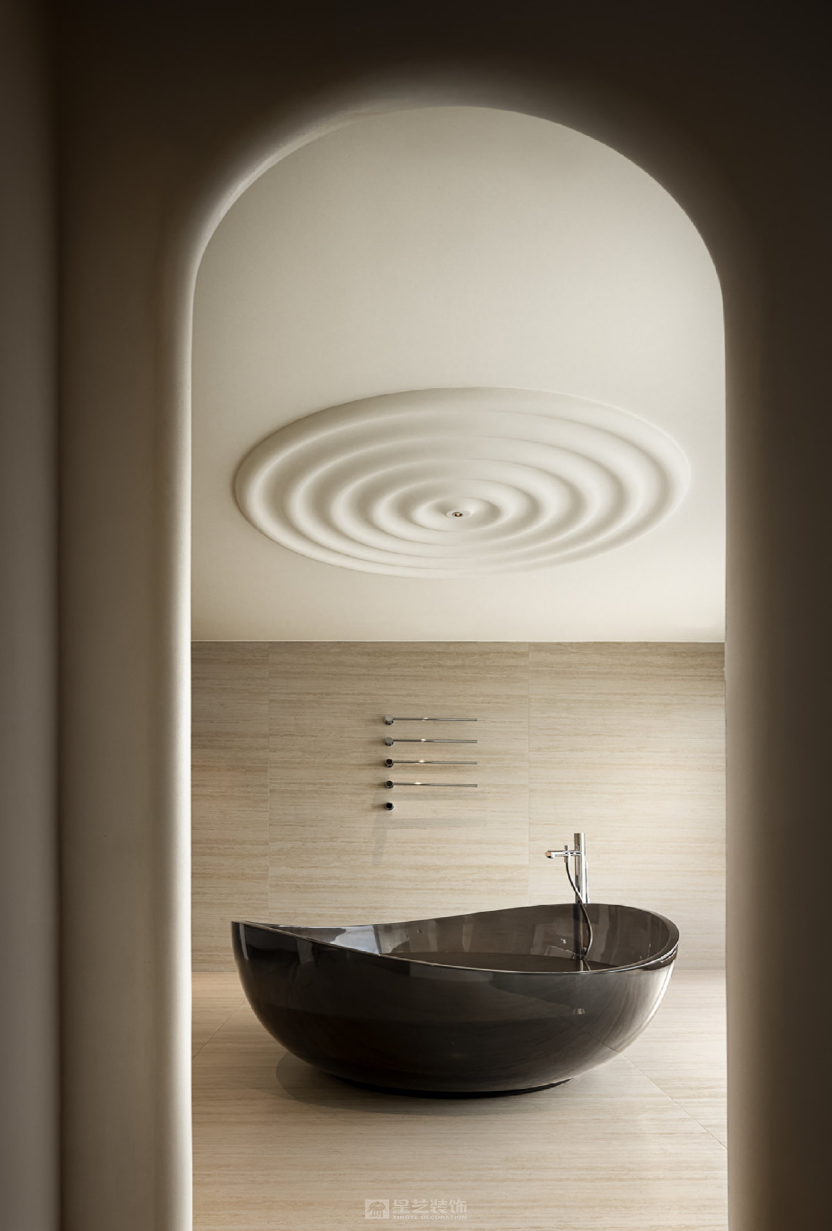 引光為墨繪寫(xiě)自由生長(zhǎng)的靈魂場(chǎng)域